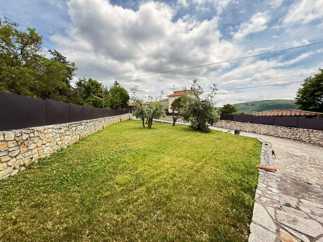 Villa in vendita a Mompeo