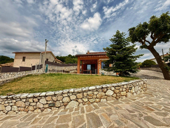 Villa in vendita a Mompeo