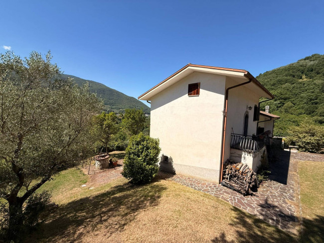 Casa singola in vendita a Borgo Velino