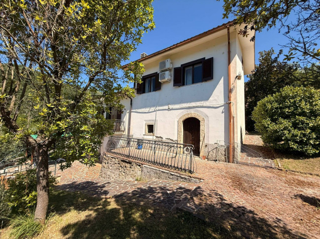 Casa singola in vendita a Borgo Velino