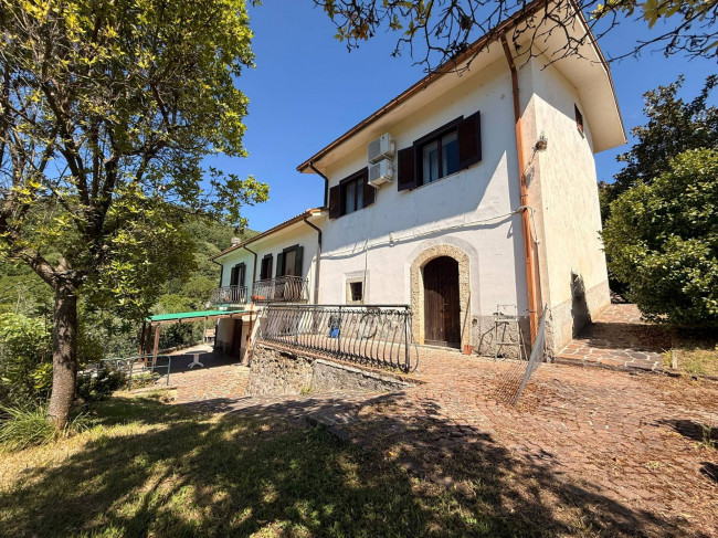 Casa singola in vendita a Borgo Velino