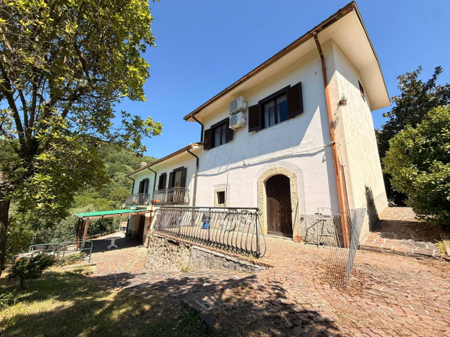 Casa singola in vendita a Borgo Velino
