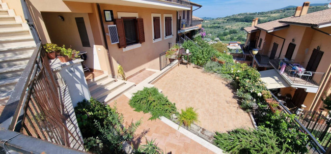 Villette a schiera in vendita a Toffia