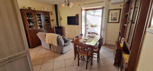 Villette a schiera in vendita a Toffia
