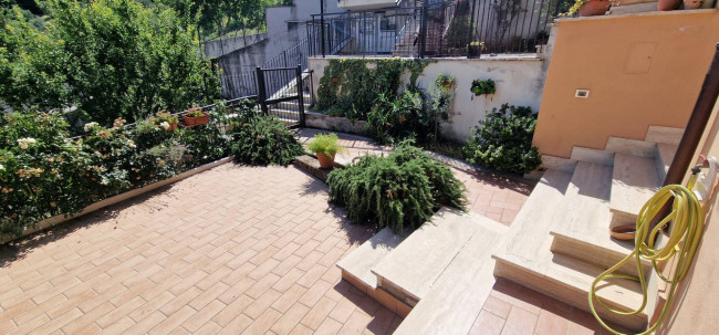 Villette a schiera in vendita a Toffia
