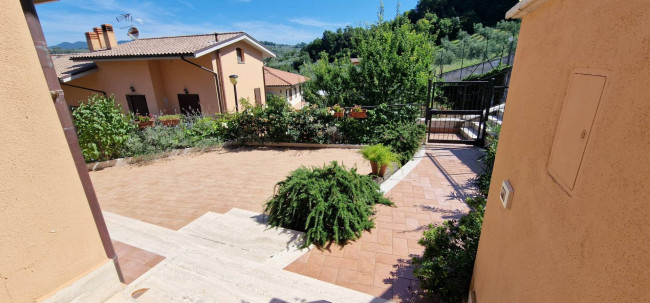 Villette a schiera in vendita a Toffia