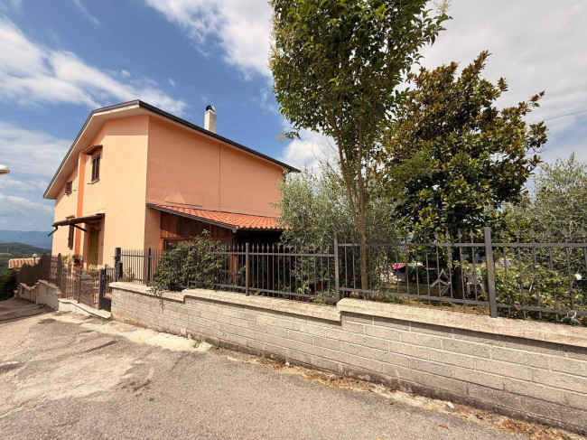 Casa singola in vendita a Cantalice