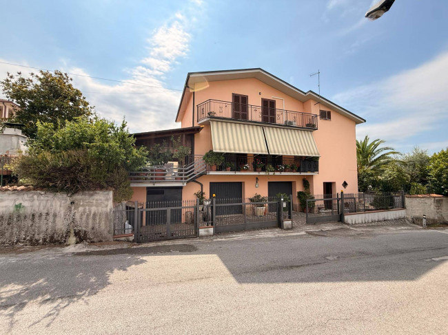 Casa singola in vendita a Cantalice