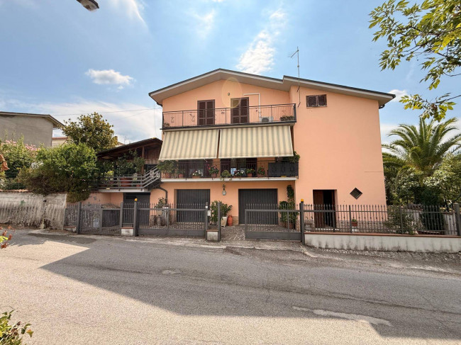 Casa singola in vendita a Cantalice