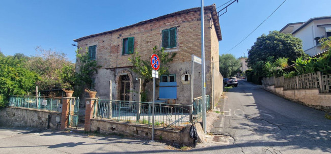 Casa singola in vendita a Fara in Sabina
