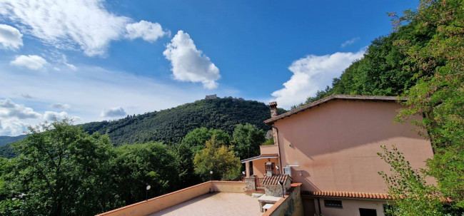 Appartamento in vendita a Scandriglia