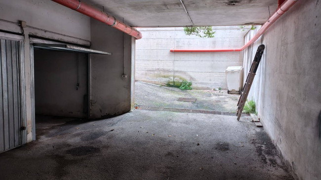 Box o garage in vendita a Acerra