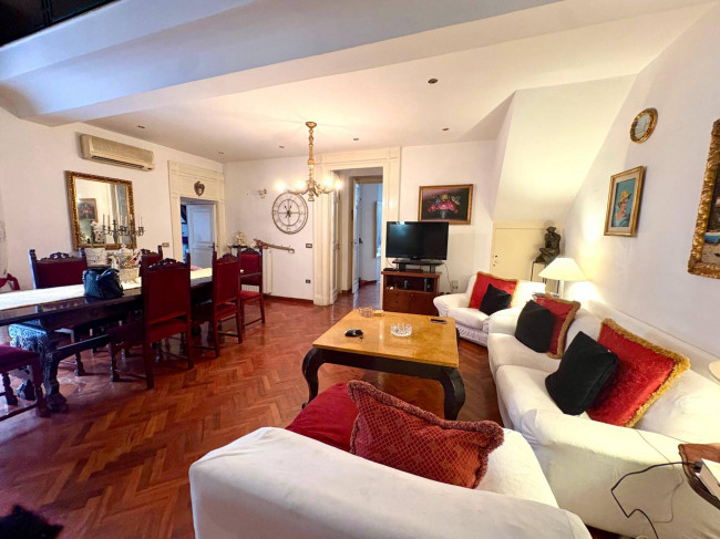 Appartamento in vendita a Napoli