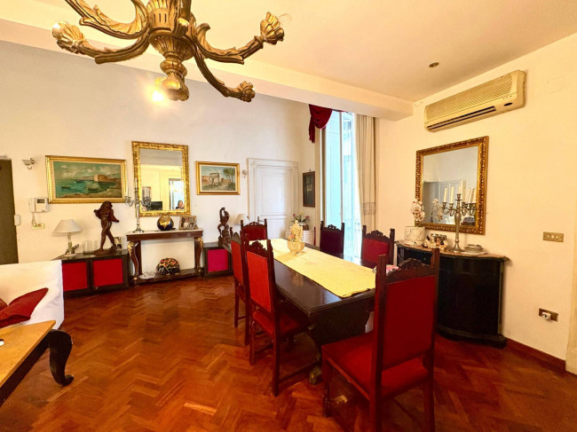 Appartamento in vendita a Napoli