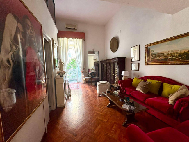 Appartamento in vendita a Napoli