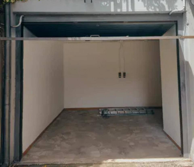 Locale commerciale in affitto a Roma