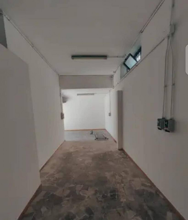 Locale commerciale in affitto a Roma