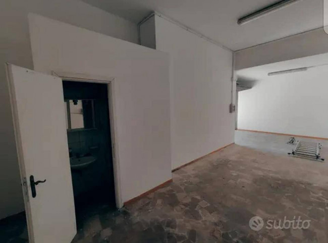 Locale commerciale in affitto a Roma