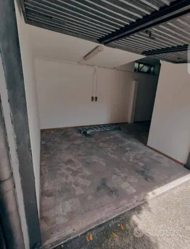 Locale commerciale in affitto a Roma