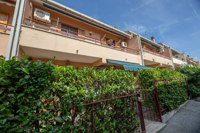 Villette a schiera in vendita a Fonte Nuova