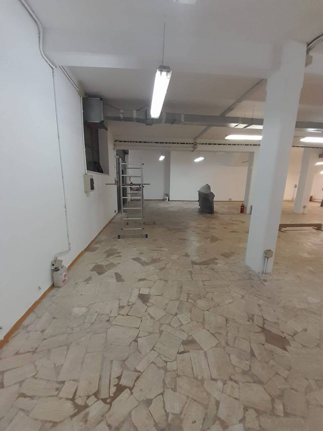 Attività commerciale in affitto a Roma