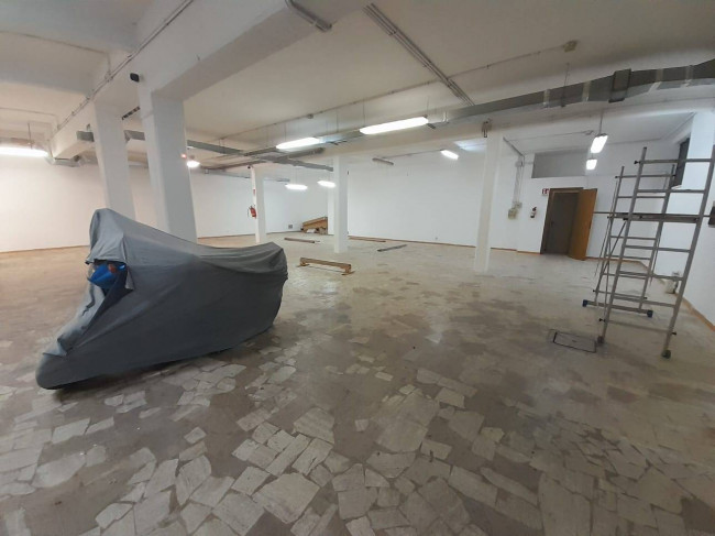 Attività commerciale in affitto a Roma