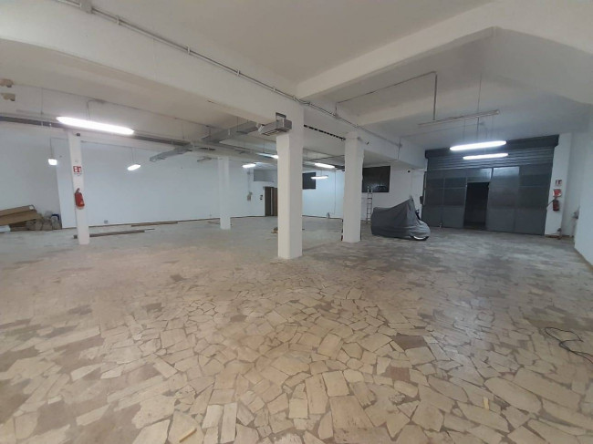 Attività commerciale in affitto a Roma