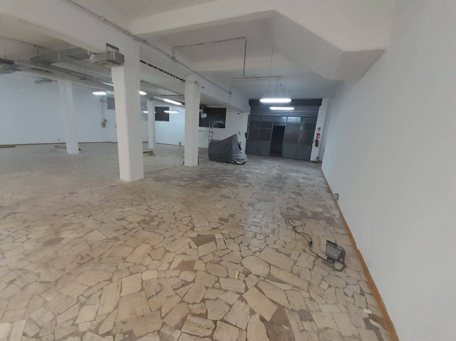 Attività commerciale in affitto a Roma