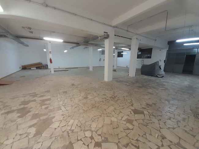 Attività commerciale in affitto a Roma