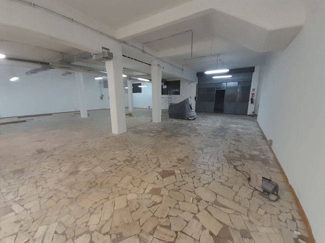 Attività commerciale in affitto a Roma