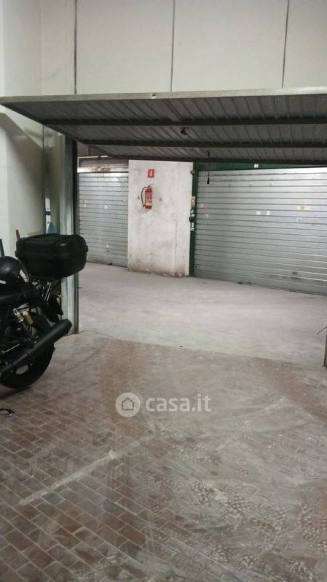 Box o garage in vendita a Roma