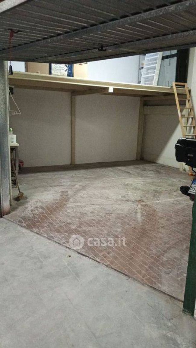 Box o garage in vendita a Roma