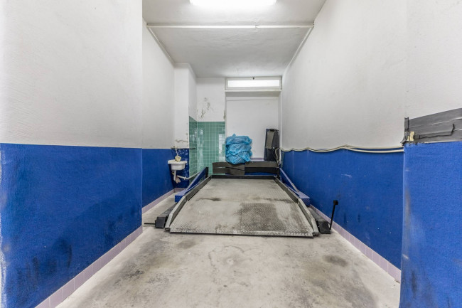 Box o garage in vendita a Roma