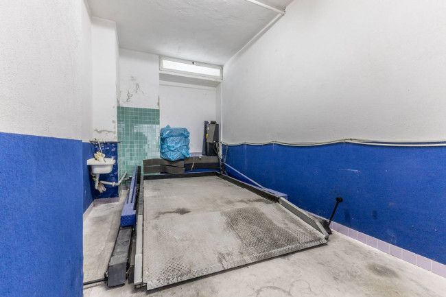 Box o garage in vendita a Roma