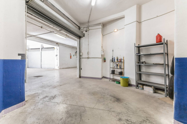 Box o garage in vendita a Roma