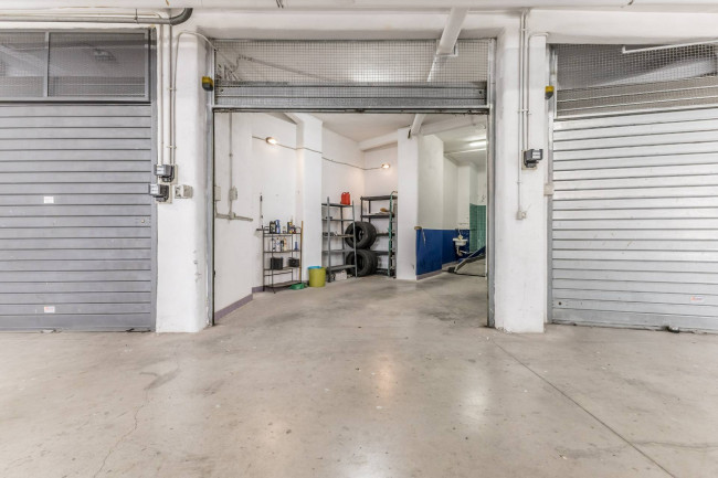 Box o garage in vendita a Roma