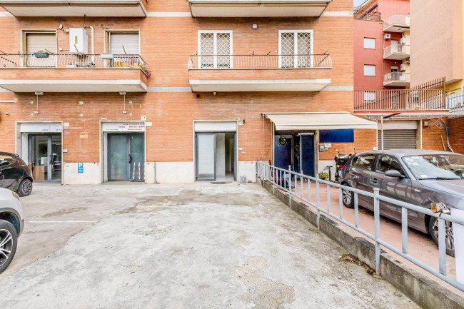 Locale commerciale in vendita a Roma