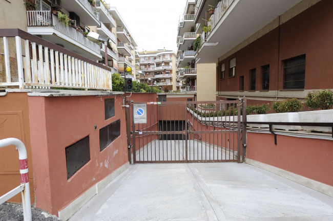 Box o garage in vendita a Roma