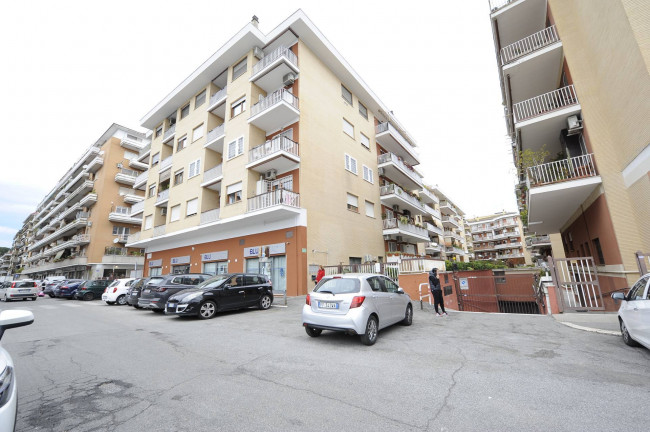 Box o garage in vendita a Roma