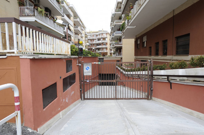 Box o garage in vendita a Roma