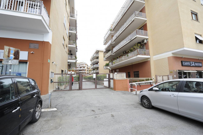 Box o garage in vendita a Roma