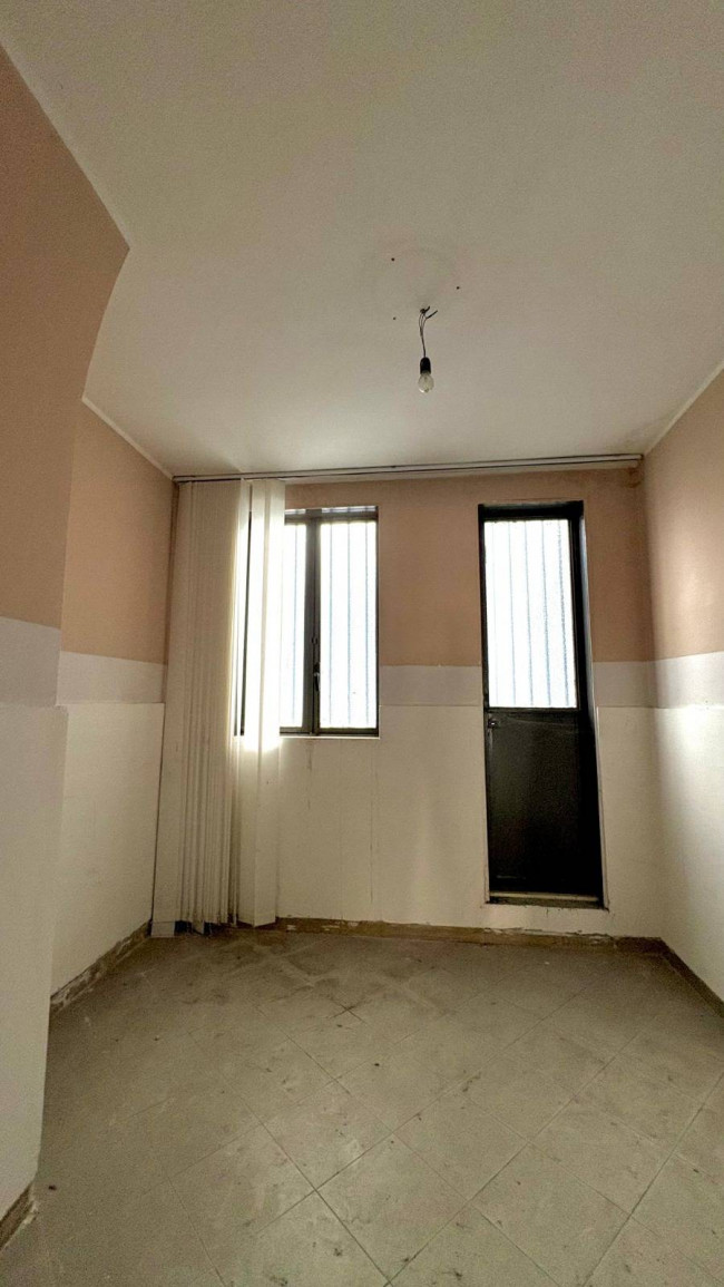 Locale commerciale in vendita a Grumo Nevano