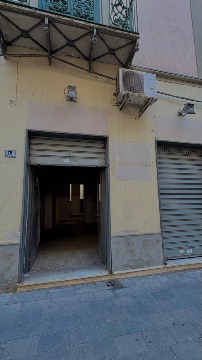 Locale commerciale in vendita a Grumo Nevano