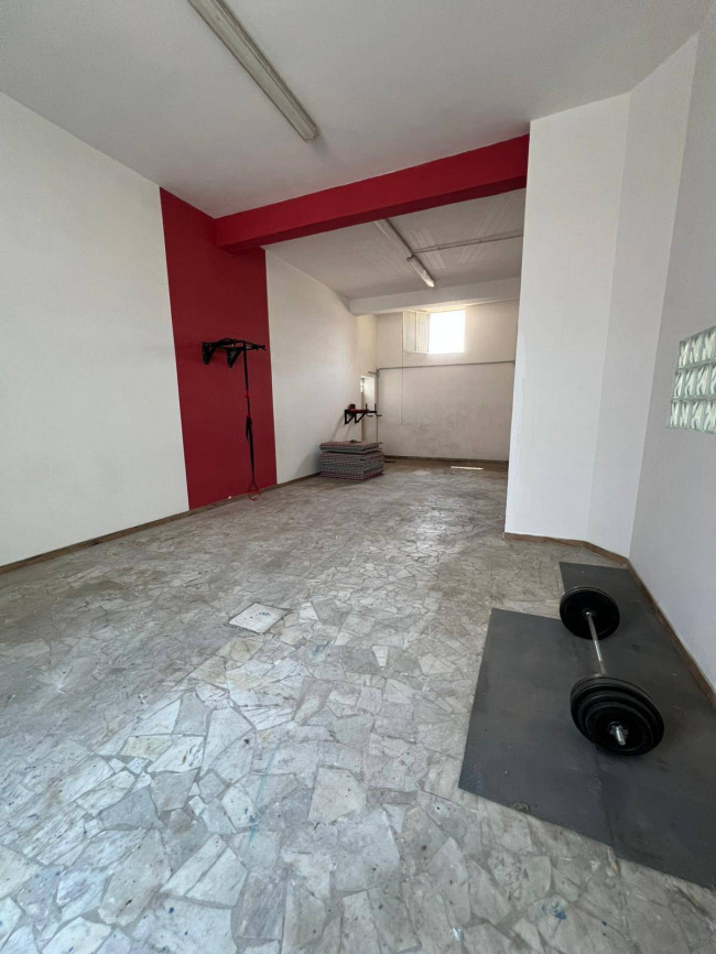 Locale commerciale in vendita a Grumo Nevano