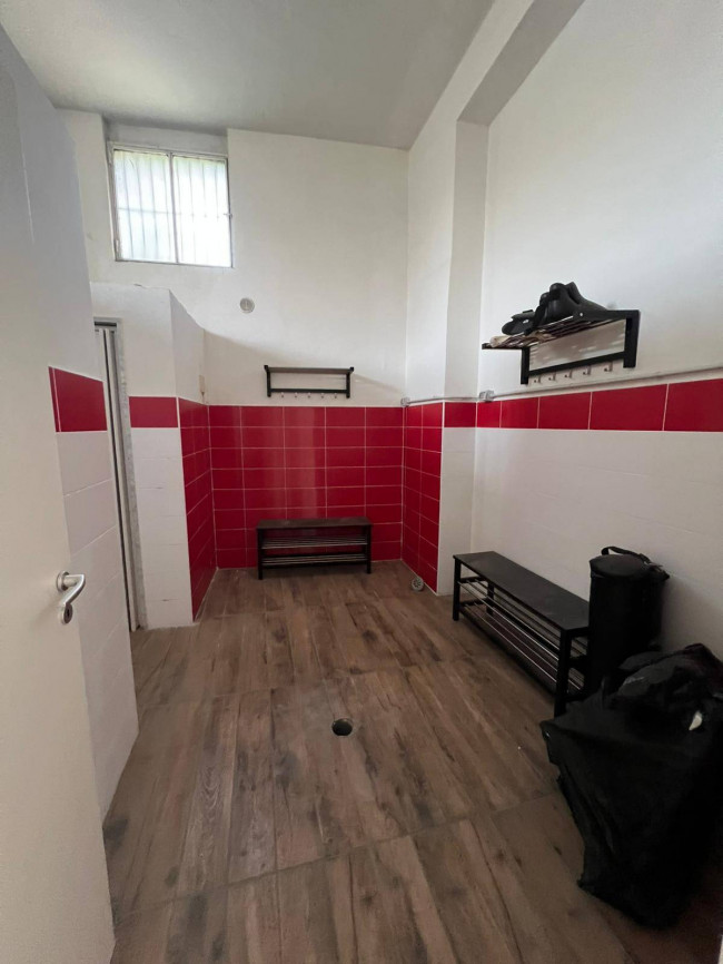 Locale commerciale in vendita a Grumo Nevano