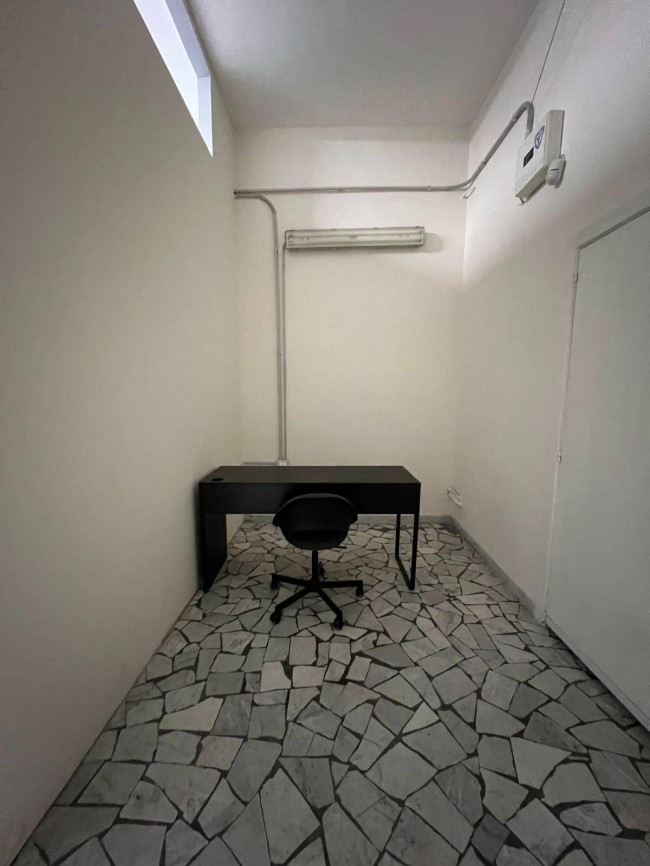 Locale commerciale in affitto a Grumo Nevano