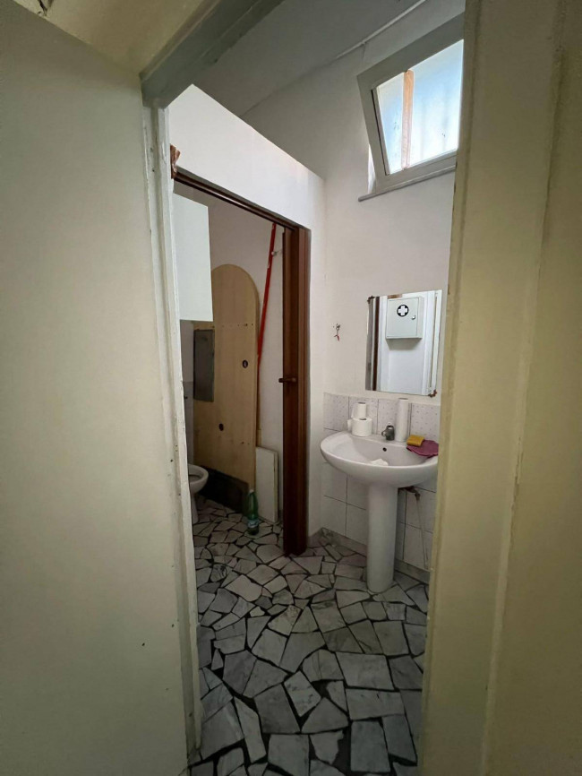 Locale commerciale in affitto a Grumo Nevano