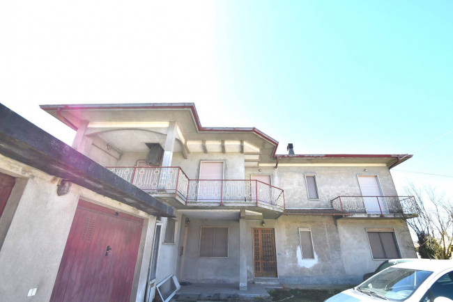 Casa indipendente in vendita a Borgo Vercelli (VC)