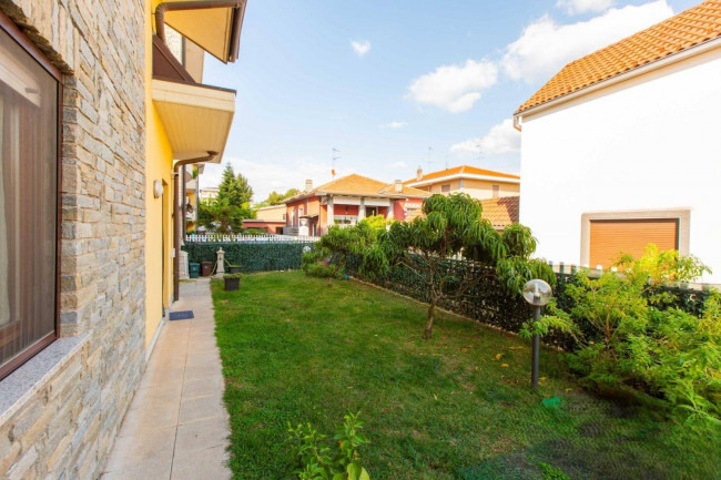 Villa in vendita a Busto Arsizio