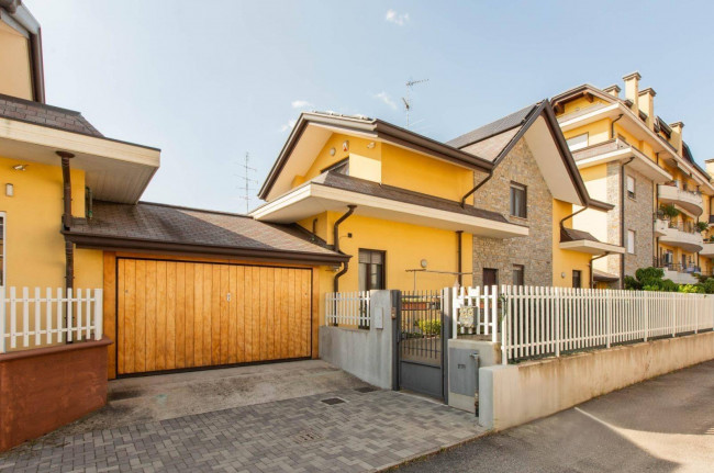 Villa in vendita a Busto Arsizio